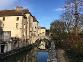 Fototapeta na wymiar The Chevannes Garden and Canal des Tanneurs historical landmark in Dole, France