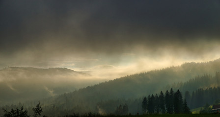 Fototapeta premium Góry Beskidu Śląskiego o poranku