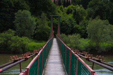 Fototapeta na wymiar Wiszący most