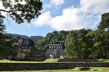 Fototapeta na wymiar Ruines mayas à Palenque, Mexique