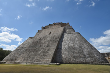 Grande pyramide maya &agrave; Uxmal, Mexique