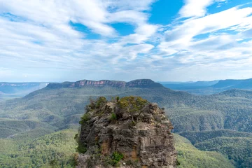 Photo sur Plexiglas Trois sœurs A photo of the top of the Three Sisters in the Blue Mountains, Katoomba taken in the summer