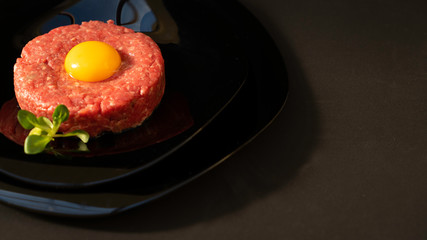 beef tartare with egg