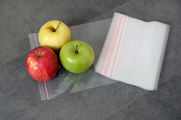 green apple and fridge bag, keeping fruits in a healthy way,