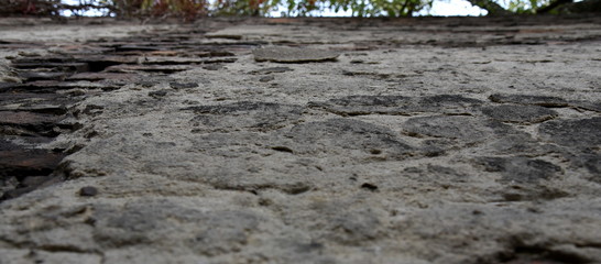 Grau emporragende Warschauer Ghetto-Mauer