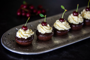 CHERRY CUPCAKES