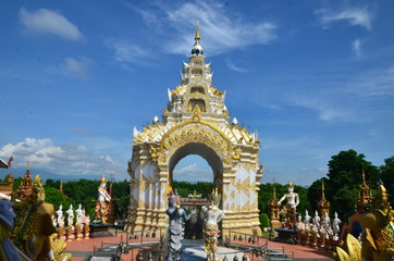 Fototapeta na wymiar Wat sang kaew phothiyan Changrai Thailand