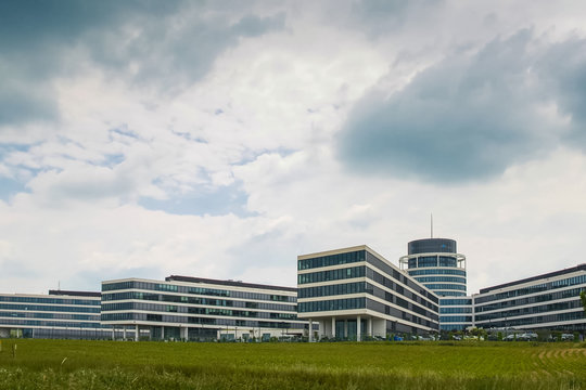 Building of game servers sgg