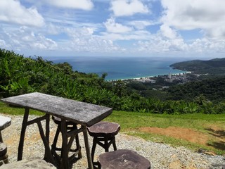 Table with panoramic view of the bay