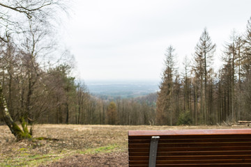 Fototapeta premium Ausblick mit Sitzgelegenheit ins Tal