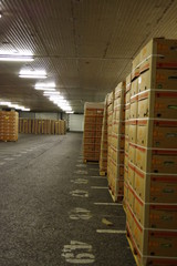 entrepot hangar de stockage de marchandise de matériaux de port