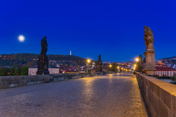 Fototapeta premium Beautiful Charles bridge in Prague at night, Czech Republic