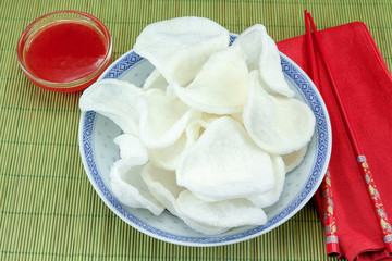 chips chinoises aux crevettes et sauce