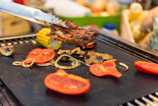 Grillstand auf der Auer Dult in M&uuml;nchen_4927