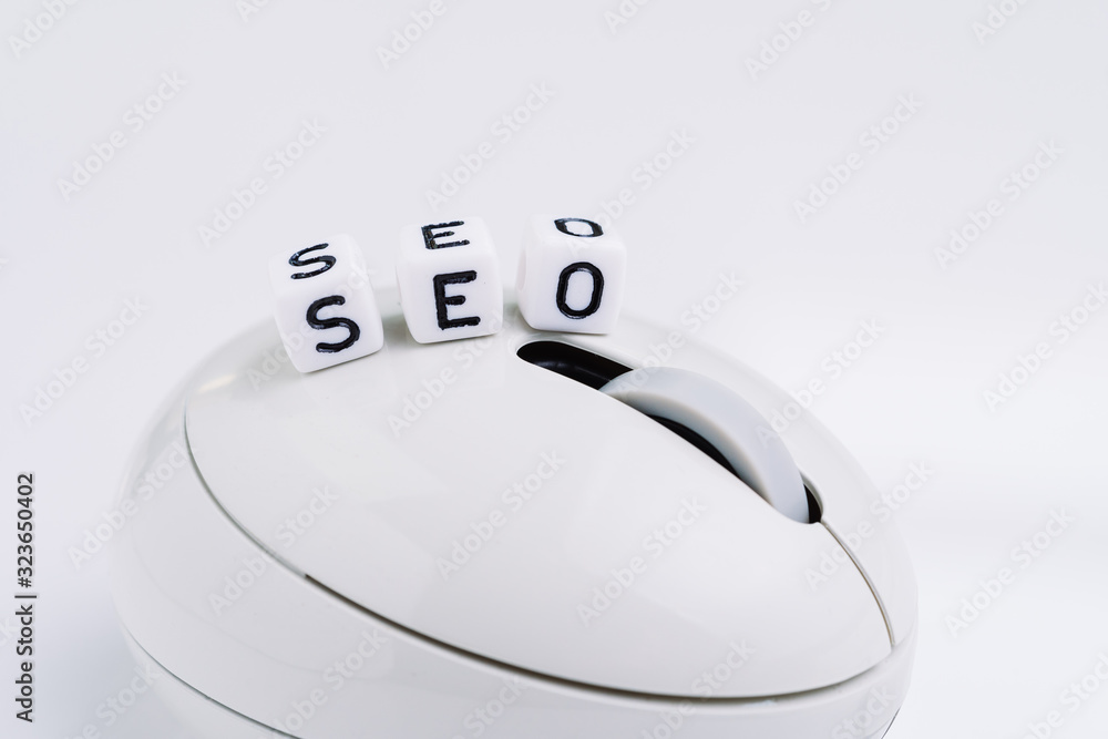 Aufkleber search engine optimization, seo concept by cube small block with alphabets building the word seo on 
