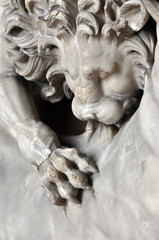 Naklejka premium Statue of lion