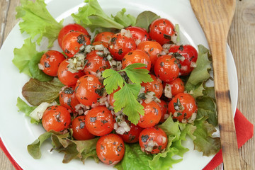salade de tomates cerises à la vinaigrette