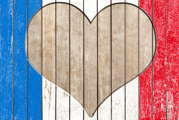 coeur en bois sur fond tricolore 