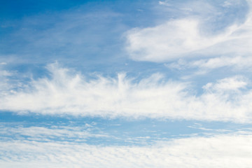 Wolkengebilde Mit blauem Himmel als Hintergrund-Textur 