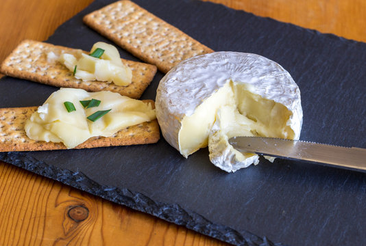 Camembert Cheese And Whole Wheat Crackers