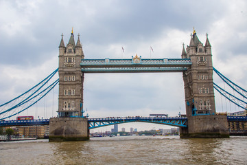 Fototapeta na wymiar London bridges