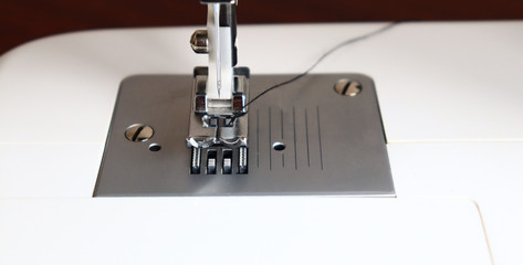 sewing machine foot and needle