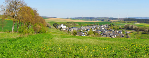 Merscheid im Hunsrück Panorama im Frühling