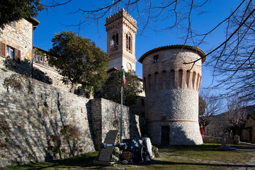 Corciano - Memoriale di Guerra e Torre di Porta di Santa Maria