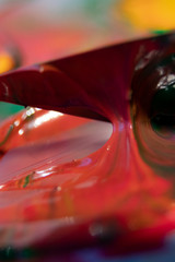 Mischen mit dem Spachtel auf der Palette und Ölfarbe