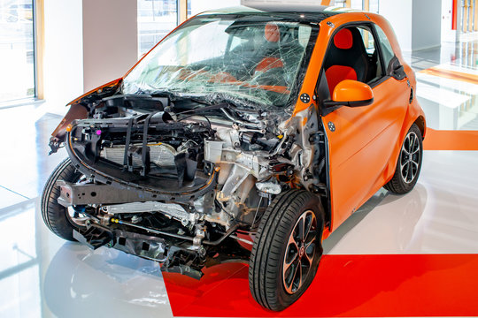 Knautschzone frontal-Kollision Smart fortwo Automobile Crashtest 2014 Pr&auml;sentation