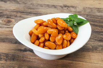 White beans with tomato sauce