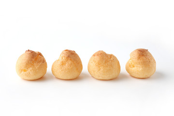 並べた シュークリーム フランスのお菓子 白背景
