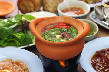 chim chum, Thai Isan traditional hot pot