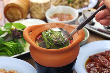 chim chum, Thai Isan traditional hot pot