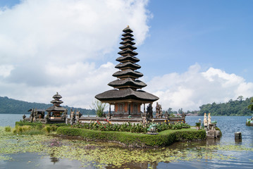 Fototapeta na wymiar Pura Ulum Danu Bratan temple of Bali.