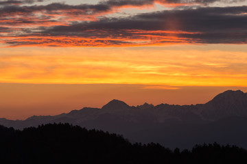 Obraz premium Lever de soleil sur la chaîne de Belledonne
