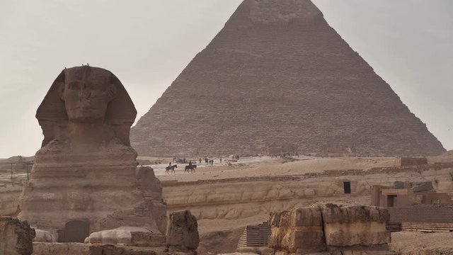 Great Sphinx of Giza and pyramid of Khafre, Egypt