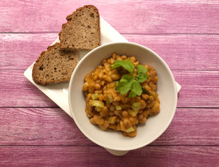 Vegetarian chilli sin carne. Meat free beens stew and hearty dish.