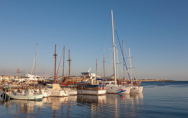 Fototapeta na wymiar Im Hafen von Paphos, Zypern