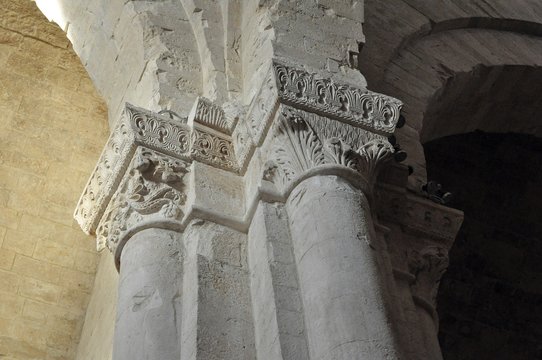 Molfetta (Bari) - Duomo di S. Corrado - Capitelli