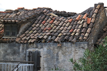 bardzo stary dach 