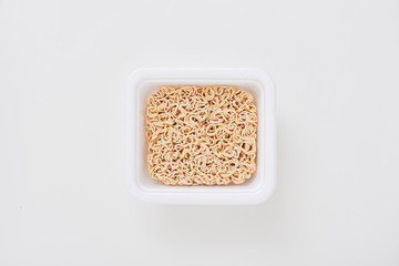 お湯入れる前のカップ焼きそば