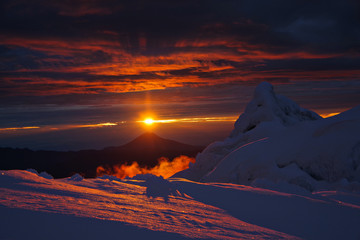 AMANECER DESDE LA CUMBRE