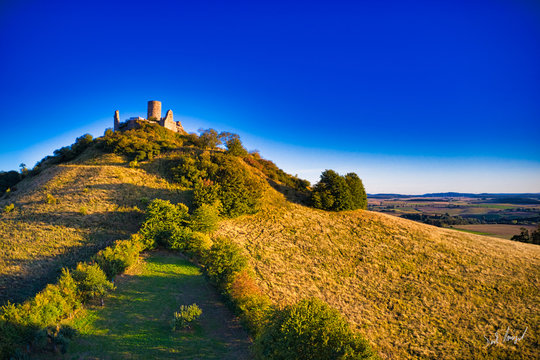 Berg mit Ruine