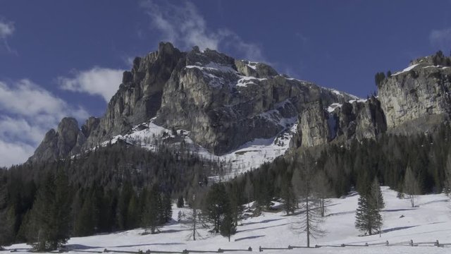Cortina d&rsquo;Ampezzo, Belluno, Italien, Venezien, Falzarego, Falzaregopass, Passo di Falzarego, Tofana, Tofane, Tofana di Rozes, Gebirgsstock, Lagazuoi-Seilbahn, Lagazuoi, Seilbahn, Gondel, Dolomiten, Al