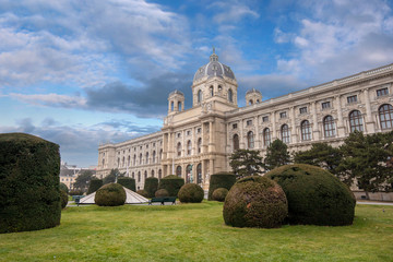 Obraz premium The Museum of Natural History (Naturhistorisches Museum) on Maria Theresa square (Maria-Theresien-Platz) in Vienna, Austria