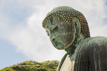 Side photograph of the great buddha of kamakura