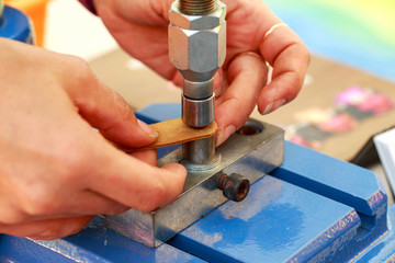 Workflow making a leather bracelet
