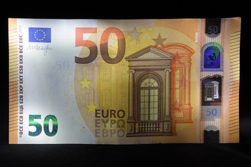 banconote euro con luci suggestive