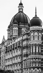 Fototapeta na wymiar Dome of Taj hotel mumbai, black and white